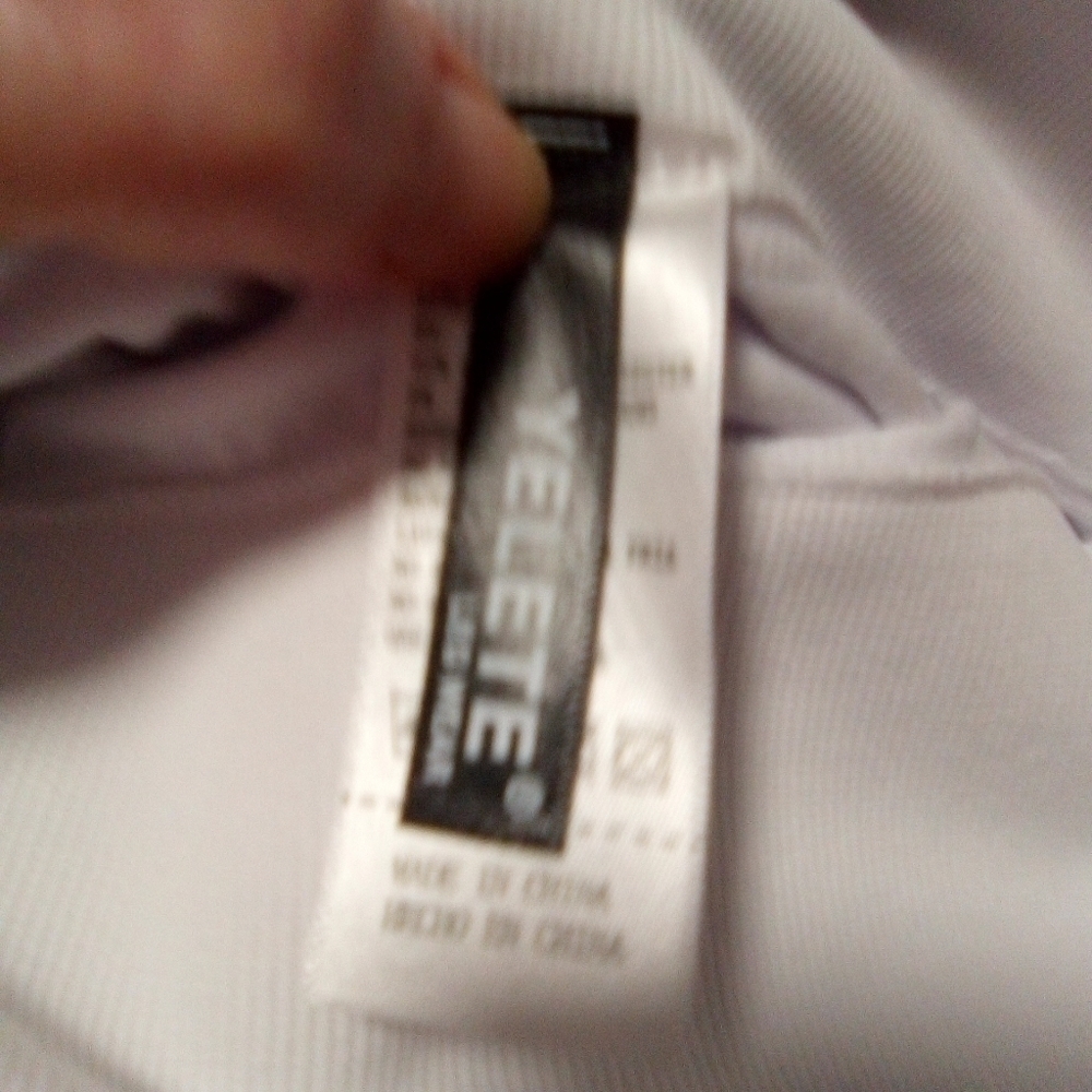 YELETE brand ladies white Capri leggings. NWT. Size Small - Picture 3 of 10